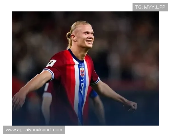 哈兰德护球稳健转身迅速推进：球场上的王者风范