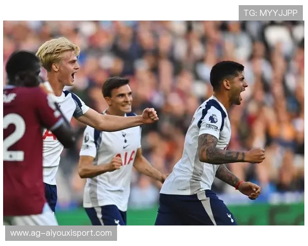 热刺角球战术执行到位，罗梅罗头槌顶偏