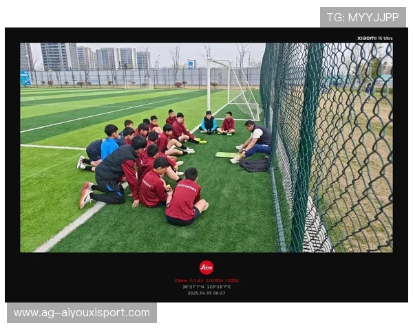 足球俱乐部在青训中加强法律教育保护球员权益，足球青训俱乐部招生宣传